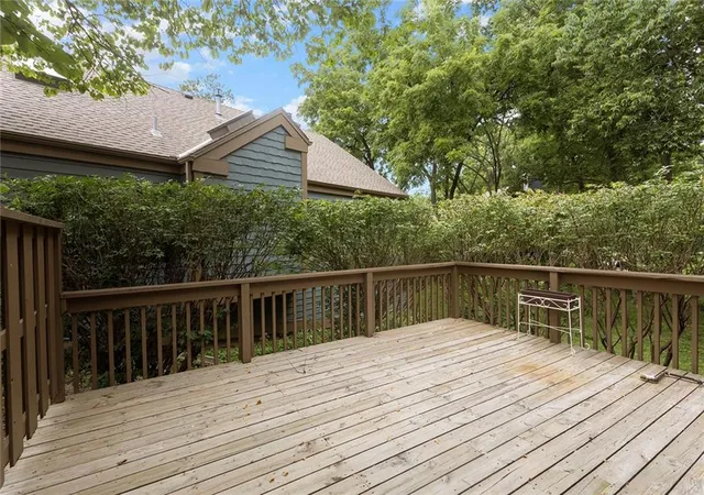 32nd image of 331 Westwoods Cir, Liberty, MO 64068 | MLS# 2634331