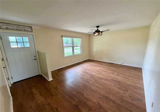 2nd image of 404 Creach Dr, Warrensburg, MO 64093 | MLS# 2634332