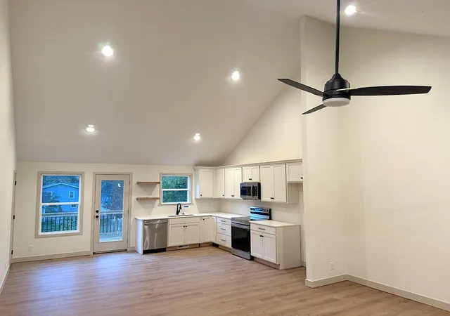 Photo 2 of Single family home for sale at 800 Sw South Ave, Blue Springs, MO 64015 | MLS# 2634336 | Listing updated on 2026-09-30