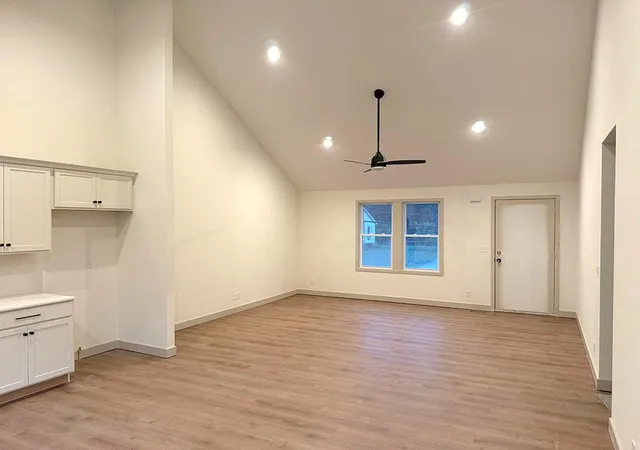 Photo 3 of Single family home for sale at 800 Sw South Ave, Blue Springs, MO 64015 | MLS# 2634336 | Listing updated on 2026-09-30