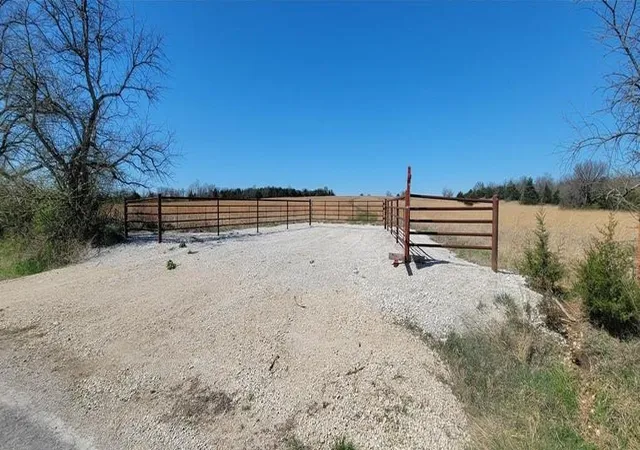 3rd image of 3528 W Virginia Rd, Kincaid, KS 66039 | MLS# 2634337