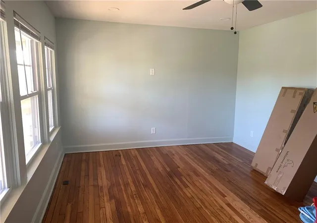 Listing Photo 5 - Condo for sale in building located at 5816 E 14th St, Kansas City, MO 64126