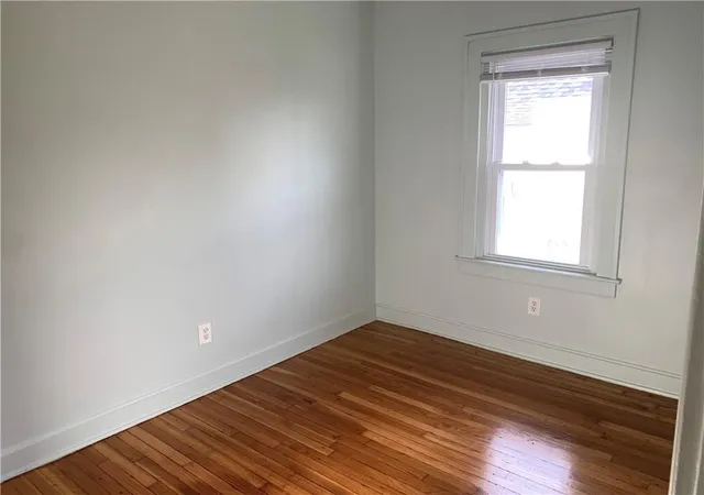 Listing Photo 2 - Condo for sale in building located at 5816 E 14th St, Kansas City, MO 64126 - Unit #