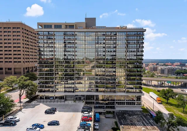1st image of 600 E Admiral Blvd #1604, Kansas City, MO 64106 | MLS# 2634344