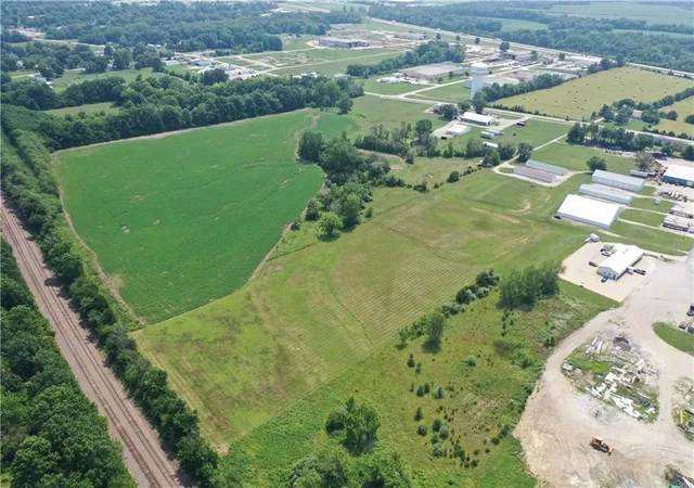 4th image of Junior Mosley Dr, Brookfield, MO 64628 | MLS# 2634345