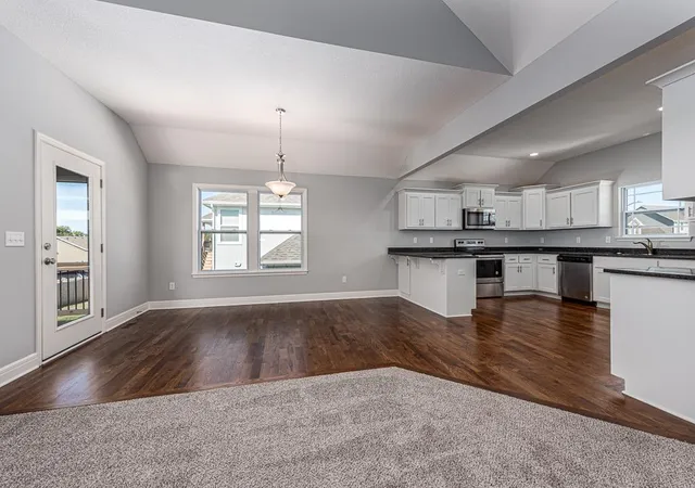 2nd image of 1675 N 156th St, Basehor, KS 66007 | MLS# 2634348
