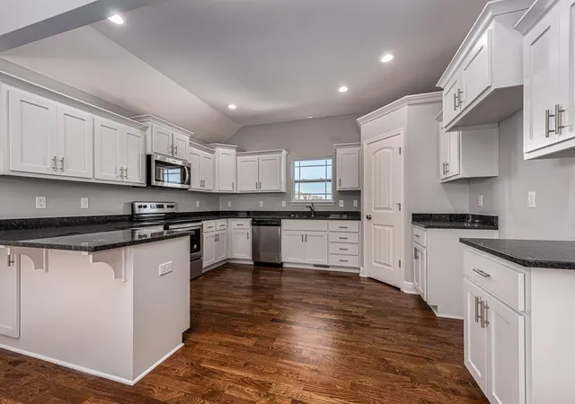 image of 1675 N 156th St, Basehor, KS 66007 | MLS# 2634348