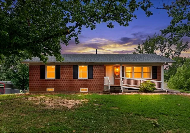 2nd image of 102 E Hospital Rd, El Dorado Springs, MO 64744 | MLS# 2634354