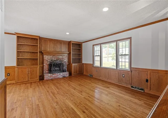 Photo 2 of Single family home for sale at 5819 Perry Ln, Merriam, KS 66203 | MLS# 2634363 | Listing updated on 2026-09-21