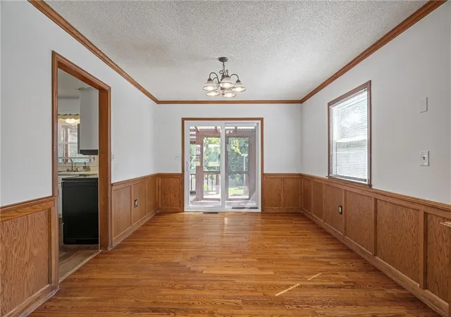 Photo 4 of Single family home for sale at 5819 Perry Ln, Merriam, KS 66203 | MLS# 2634363 | Listing updated on 2026-09-21