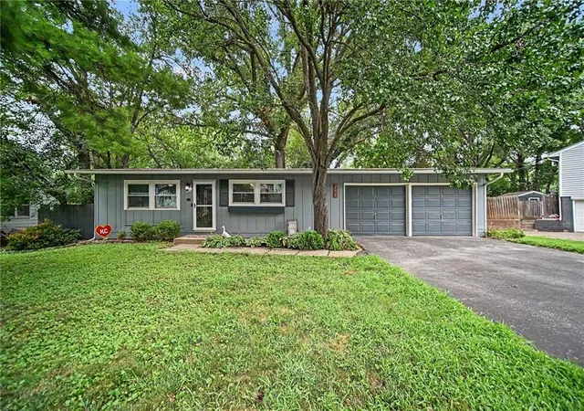Photo 1 of Sale Pending at 3626 N Lister Ave, Kansas City, MO 64117 | MLS# 2634364 | Listing updated on 2026-08-05