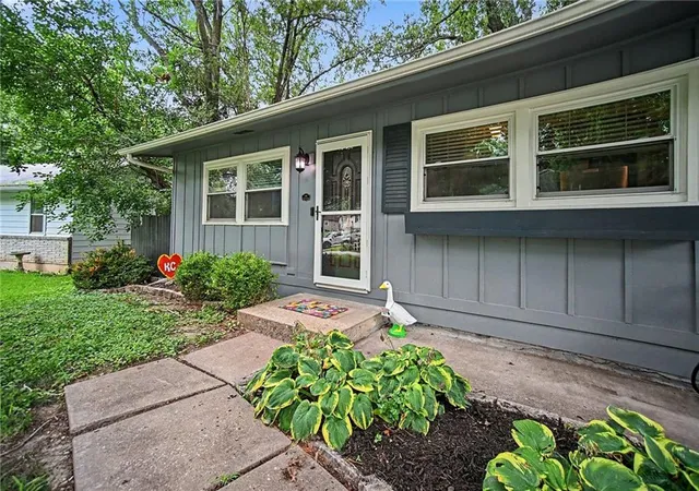 Photo 3 of Sale Pending at 3626 N Lister Ave, Kansas City, MO 64117 | MLS# 2634364 | Listing updated on 2026-08-05