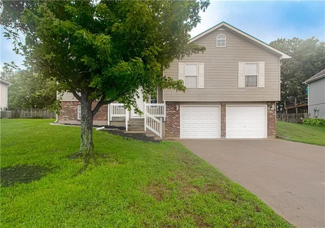 1st image of 3207 Steel Wheel Dr, Harrisonville, MO 64701 | MLS# 2634365