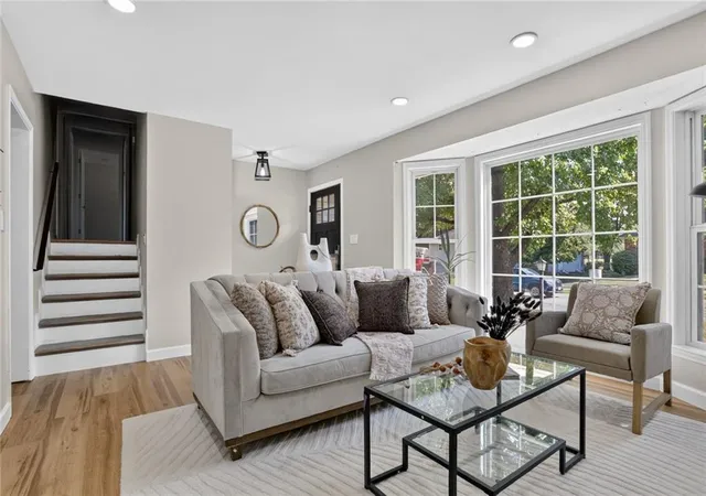 Photo 4 of Sale Pending at 814 NE Mulberry St, Lees Summit, MO 64086 | MLS# 2634371 | Listing updated on 2026-09-06