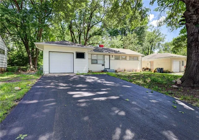 Photo 1 of Single family home for sale at 7800 E 108th Street, Kansas City, MO 64134 | MLS# 2634372 | Listing updated on 2026-08-01
