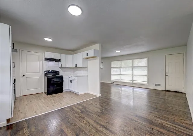 Photo 2 of Single family home for sale at 7800 E 108th Street, Kansas City, MO 64134 | MLS# 2634372 | Listing updated on 2026-08-01