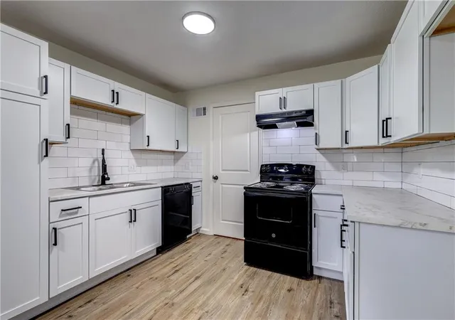 Photo 4 of Single family home for sale at 7800 E 108th Street, Kansas City, MO 64134 | MLS# 2634372 | Listing updated on 2026-08-01