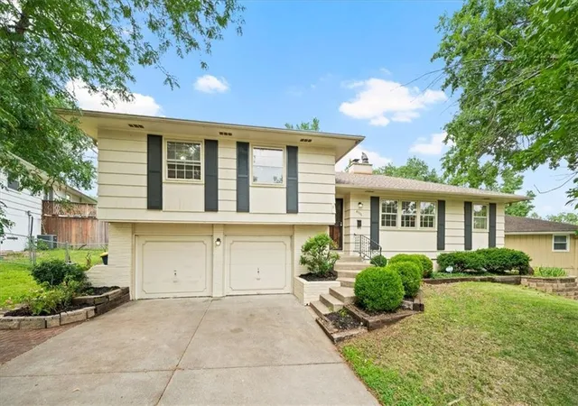 Photo 2 of Sale Pending at 4506 E 105 Street, Kansas City, MO 64137 | MLS# 2634375 | Listing updated on 2026-08-18