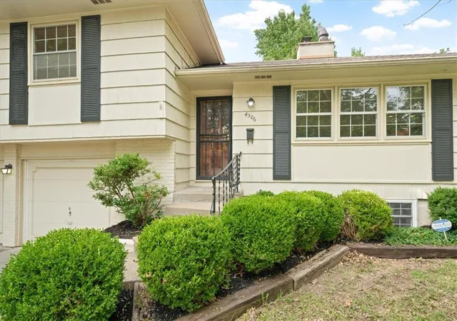 Photo 3 of Sale Pending at 4506 E 105 Street, Kansas City, MO 64137 | MLS# 2634375 | Listing updated on 2026-08-18