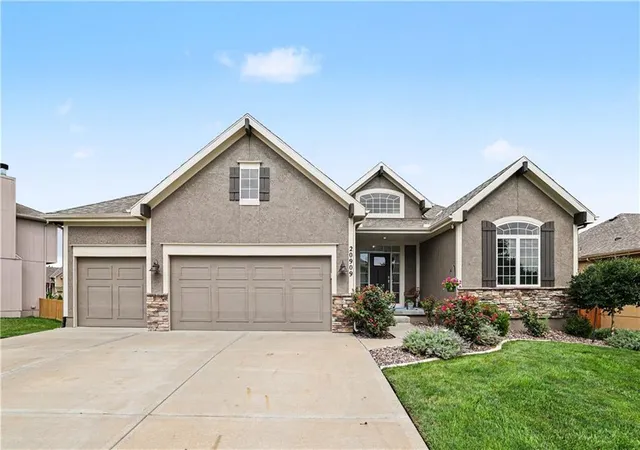 1st image of 20909 S Barker Rd, Spring Hill, KS 66083 | MLS# 2634380