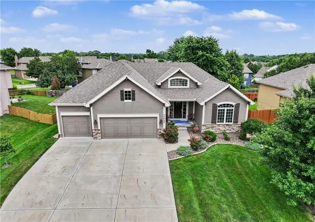2nd image of 20909 S Barker Rd, Spring Hill, KS 66083 | MLS# 2634380