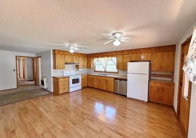4th image of 1409 S 32 Hwy, El Dorado Springs, MO 64744 | MLS# 2634382