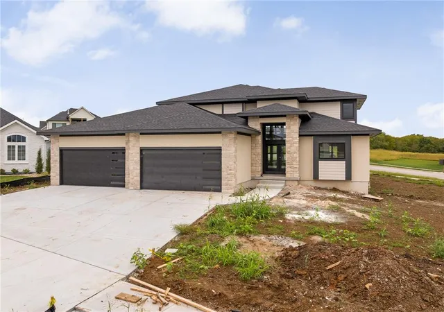 Photo 1 of Single family home for sale at 1401 Upton Ct, Raymore, MO 64083 | MLS# 2634385 | Listing updated on 2026-10-02