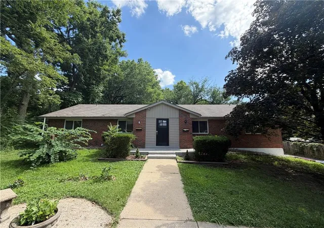 1st image of 7909 Grandview St, Overland Park, KS 66204 | MLS# 2634387