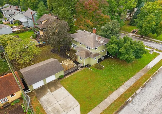 Photo 4 of Single family home for sale at 7303 Madison Ave, Kansas City, MO 64114 | MLS# 2634391 | Listing updated on 2026-10-18