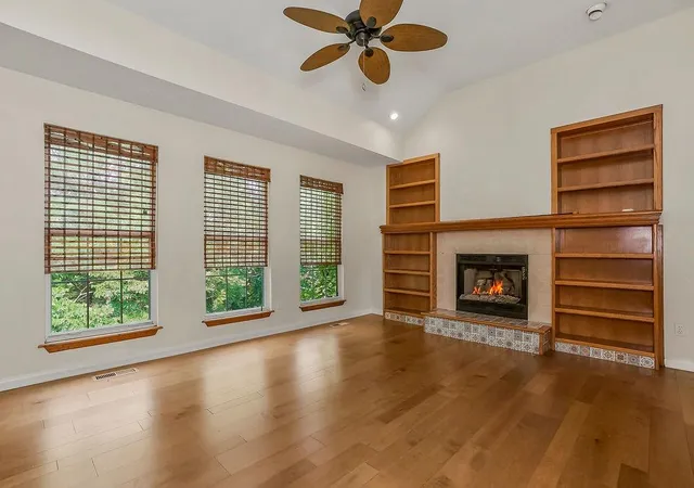 Photo 4 of Single family home for sale at 1704 Hunter Dr, Olathe, KS 66061 | MLS# 2634394 | Listing updated on 2026-09-29