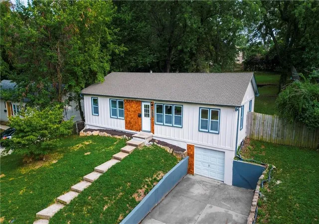 Photo 1 of Single family home for sale at 9425 E 67th Terrace, Raytown, MO 64133 | MLS# 2634400 | Listing updated on 2026-09-03