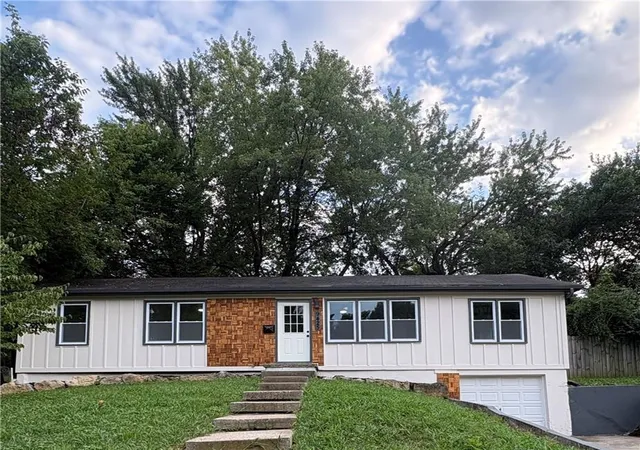 Photo 2 of Single family home for sale at 9425 E 67th Terrace, Raytown, MO 64133 | MLS# 2634400 | Listing updated on 2026-09-03