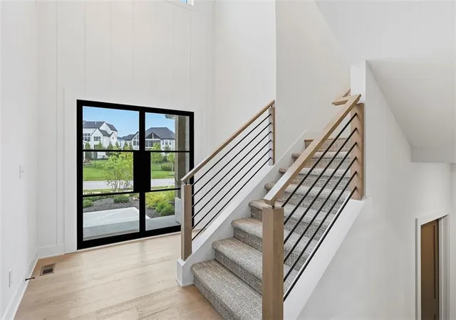 5th image of 10675 W 142Nd Ter, Overland Park, KS 66221 | MLS# 2634401