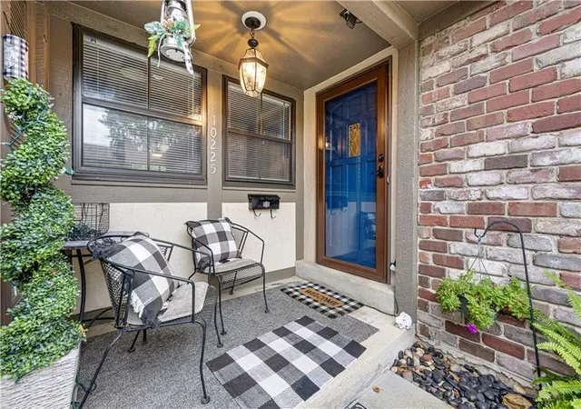 2nd image of 10225 Conser St, Overland Park, KS 66212 | MLS# 2634404