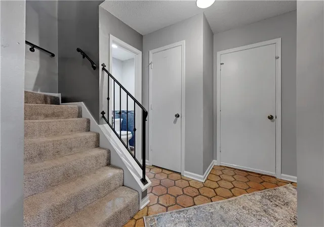 Photo 4 of Sale Pending at 10225 Conser St, Overland Park, KS 66212 | MLS# 2634404 | Listing updated on 2026-09-08