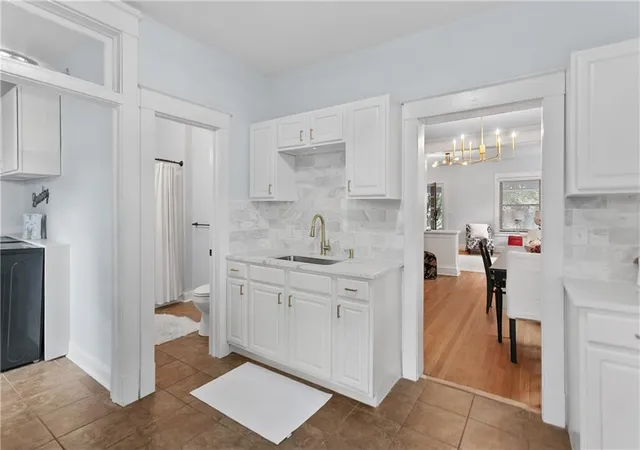 Photo 3 of Single family home for sale at 4004 Bell St, Kansas City, MO 64111 | MLS# 2634409 | Listing updated on 2026-09-03