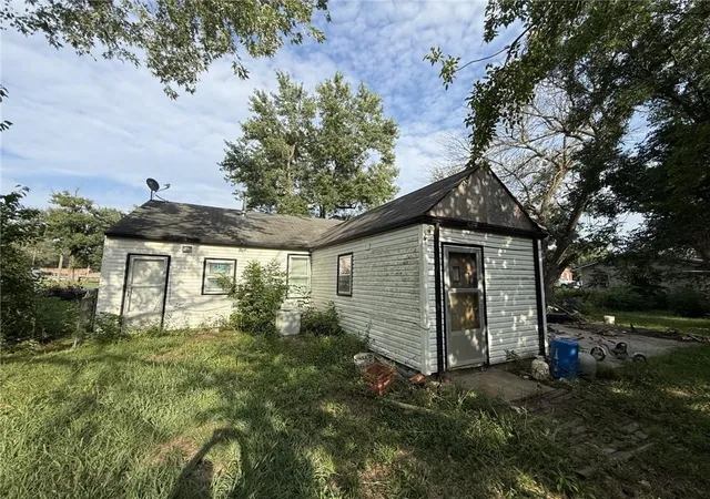 15th image of 104 N Main St, Chilhowee, MO 64733 | MLS# 2634411