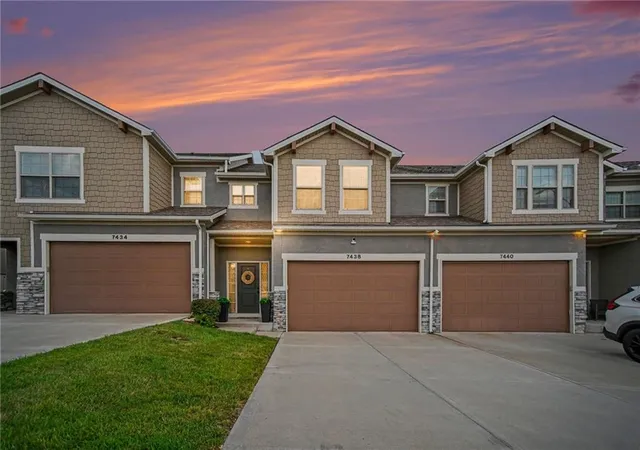 Photo 1 of Sale Pending at 7438 Grand Slam St, Parkville, MO 64152 | MLS# 2634413 | Listing updated on 2026-08-21