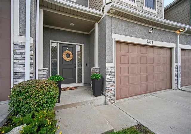 Photo 3 of Sale Pending at 7438 Grand Slam St, Parkville, MO 64152 | MLS# 2634413 | Listing updated on 2026-08-21