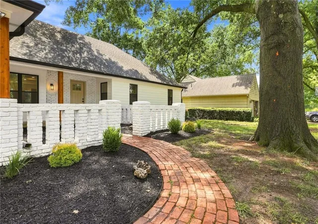 4th image of 10131 Linden St, Overland Park, KS 66207 | MLS# 2634418