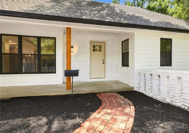 5th image of 10131 Linden St, Overland Park, KS 66207 | MLS# 2634418