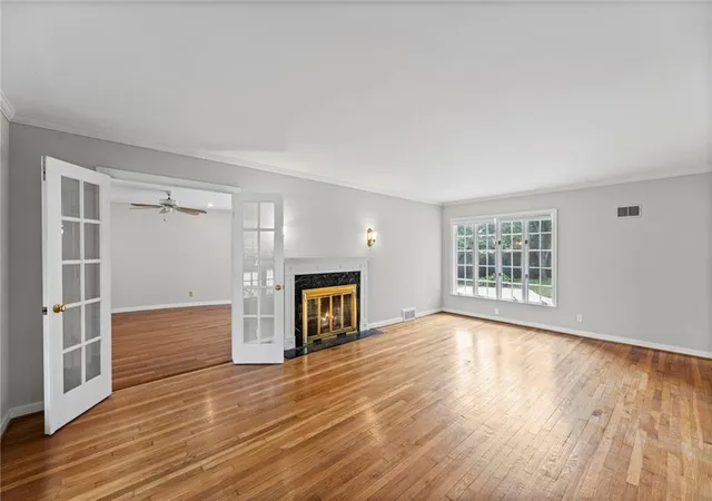 Photo 3 of Sale Pending at 437 W 66th Terrace, Kansas City, MO 64113 | MLS# 2634420 | Listing updated on 2026-08-26