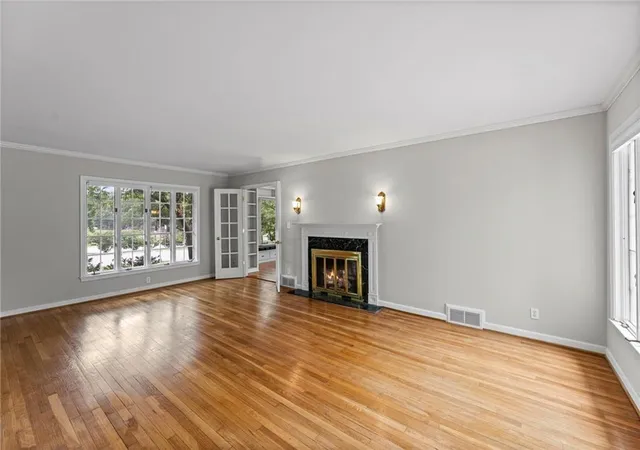 Photo 4 of Sale Pending at 437 W 66th Terrace, Kansas City, MO 64113 | MLS# 2634420 | Listing updated on 2026-08-26