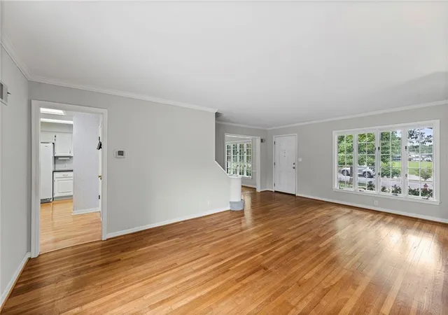 Photo 5 of Sale Pending at 437 W 66th Terrace, Kansas City, MO 64113 | MLS# 2634420 | Listing updated on 2026-08-26