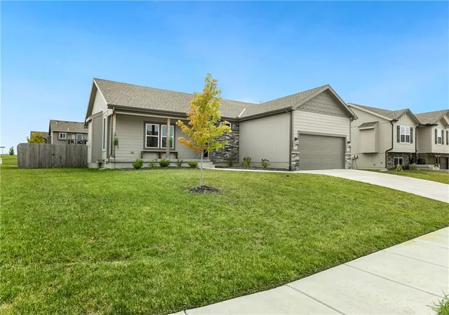 Photo 1 of Sale Pending at 1201 Nw 4th Street, Oak Grove, MO 64075 | MLS# 2634421 | Listing updated on 2026-09-03