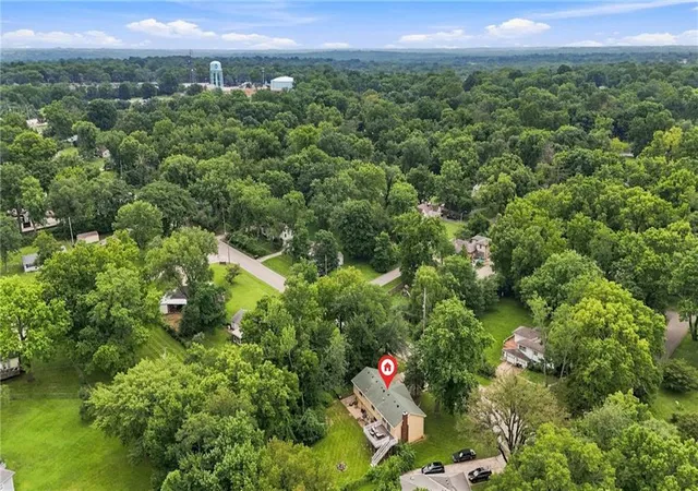 Photo 4 of Sale Pending at 6212 E Red Brg Rd, Kansas City, MO 64134 | MLS# 2634429 | Listing updated on 2026-08-16