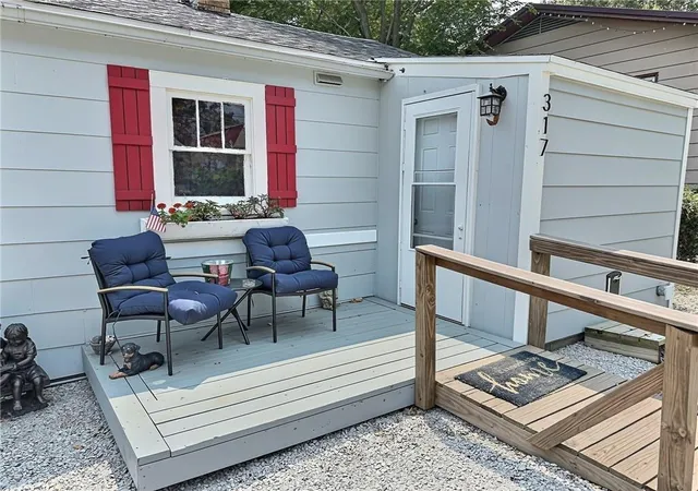 1st image of 317 W Hickory St, El Dorado Springs, MO 64744 | MLS# 2634432