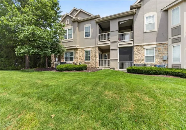 2nd image of 15900 Granada St #110, Stilwell, KS 66085 | MLS# 2634448