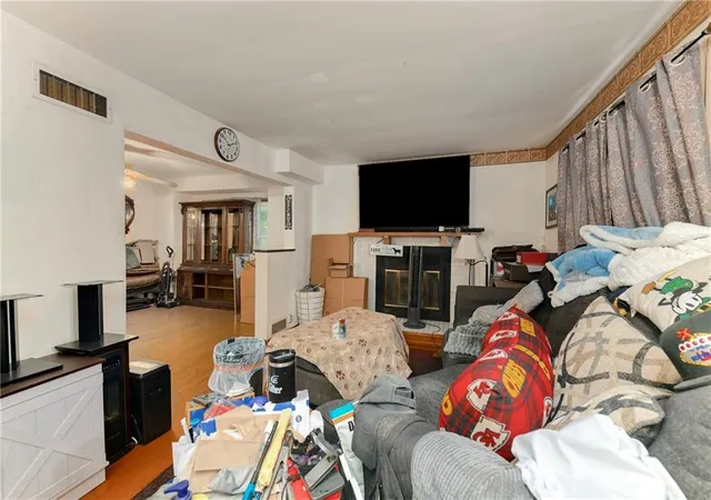 5th image of 9805 E Jewell Ct, Independence, MO 64052 | MLS# 2634450
