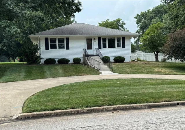 1st image of 1210 Lipper Ave, Higginsville, MO 64037 | MLS# 2634455